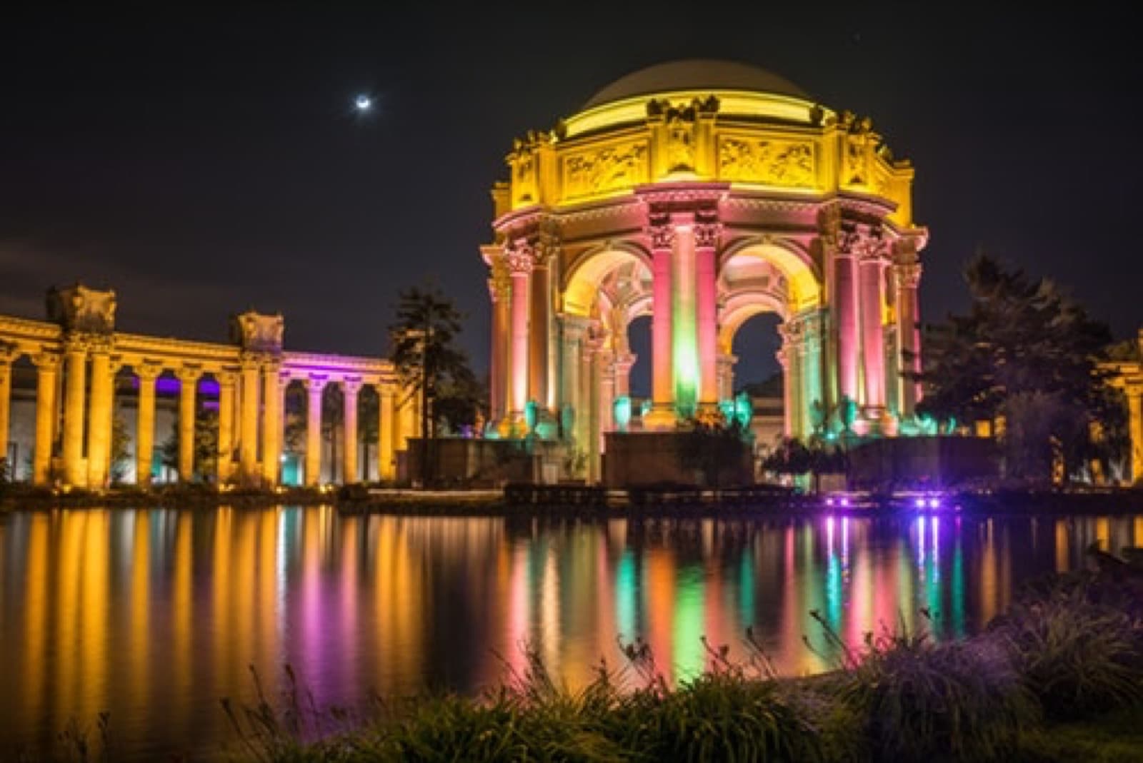 The Palace of Fine Arts lit up at night
